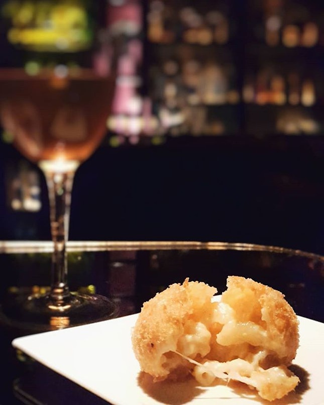 Truffle mac & cheese balls 🧀

It is what it is; nothing to shout about.