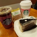 @starbuckssg ♡
Butterfly Pea Lemonade Cold Brew x Hojicha Chocolate Cake x Americano x Baked Almonds
2 cups down…does not look as good as é pic 🤣🤣
.