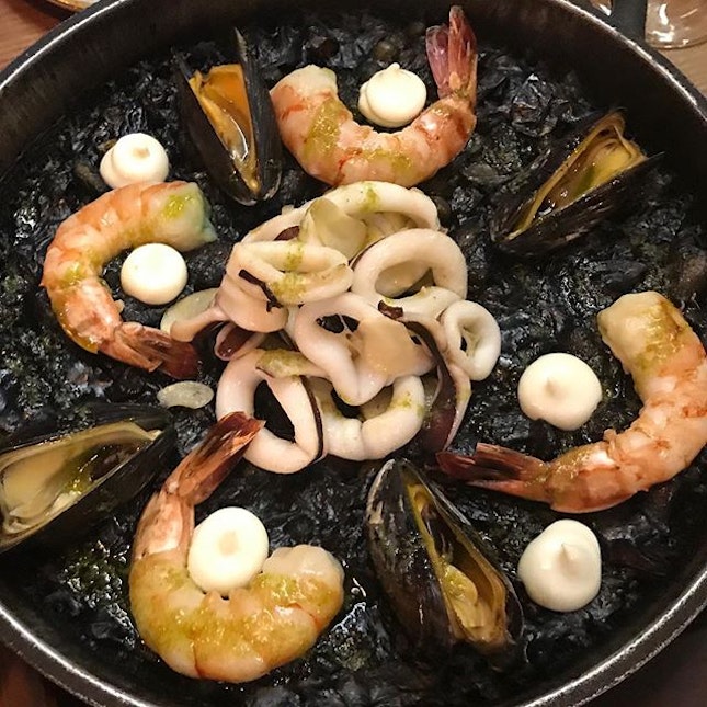 Dinner / 11 Oct 2018: Squid Ink Seafood Paella.