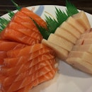 Salmon and swordfish #sashimi #dinner #eatclean #livelean #goodfood #love #fishmartsakuraya #parkwayparade