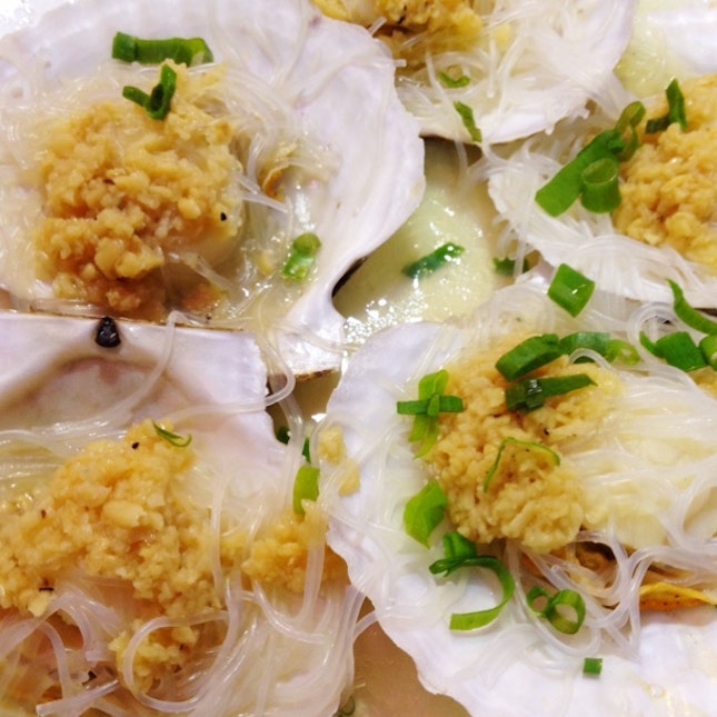 Steamed Scallops With Minced Garlic