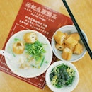 HK is definitely not complete without traditional cantonese congee.