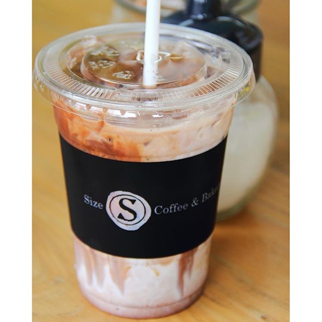[Size S Coffee & Bakery, Bangkok] - this little cafe which probably can only sit up to 8 pax only brews a great cup of coffee.