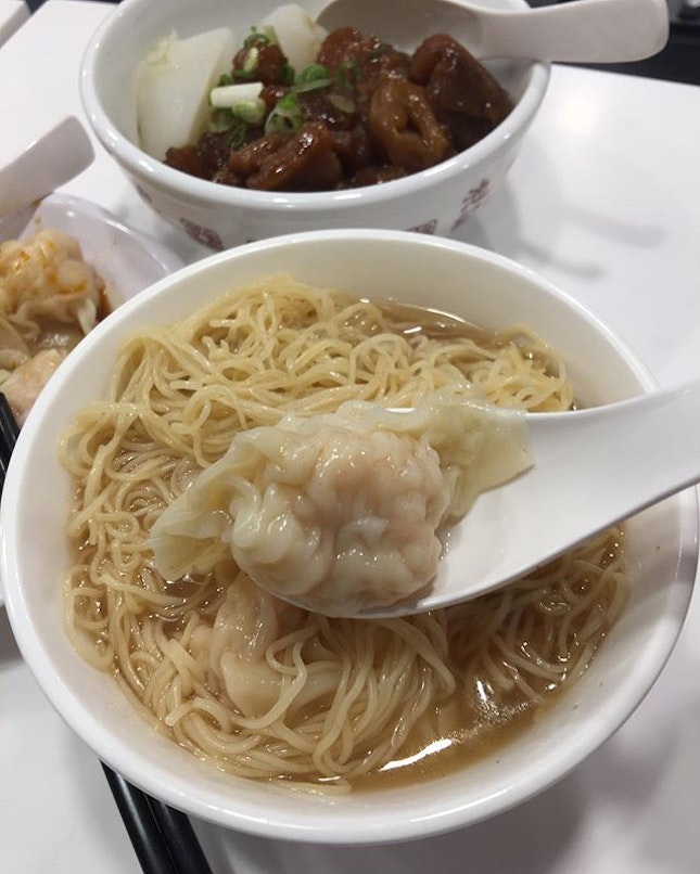[Chee Kei] - At first sight, one may find the Shrimp Wanton Noodle is pretty costly at $8.95.