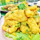 Fried prawns with fried salted egg.