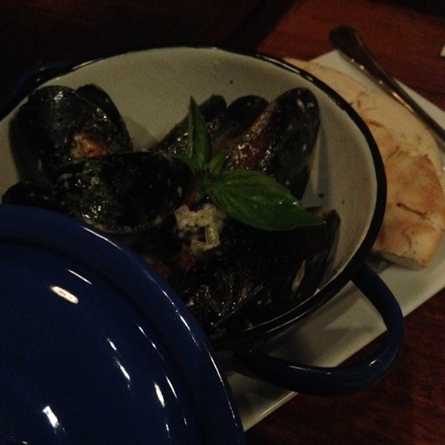Blue Mussels in White Wine Sauce #burple