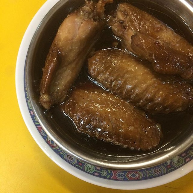 Oyster sauce chicken wings.