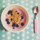 Nom #food #dinner #yogurt #blueberries #muesli #eathealthy #treats #omnomnom #vegetarian 🍒🍓🍇ps: like my hello kitty spoon?
