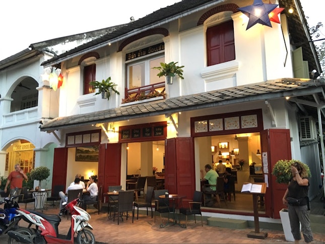 Cafe Ban Vat Sene