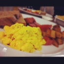 Scrambled Eggs With Smoked Pork Sausage And Potatoes