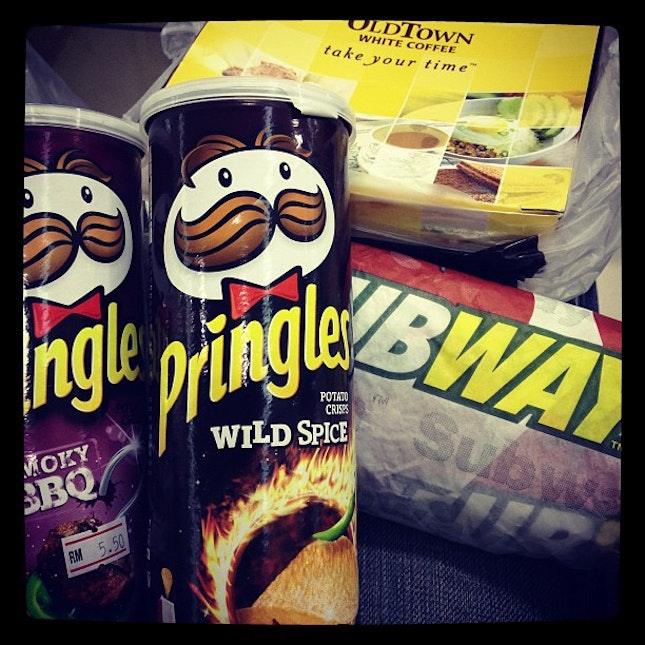 Ready for our #roadtrip - #oldtowncoffee #nasilemak for Han, #footlong #sub for me & Faris and #pringles #chips !!