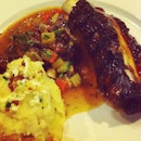 Ribs with mashed potato 