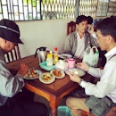 Lunchtime after border crossing; hello Cambodia!