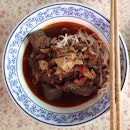 Really awesome tasting kanom jeen nam ngew from @nachoscorn's house 😋