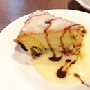 Mixed Fruit Cake With Custard Sauce (Dessert For Christmas Lunch Set, $22.50)
