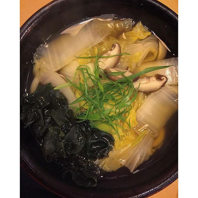 The aromas of the sea are so evident in this comforting bowl of vegetable udon.