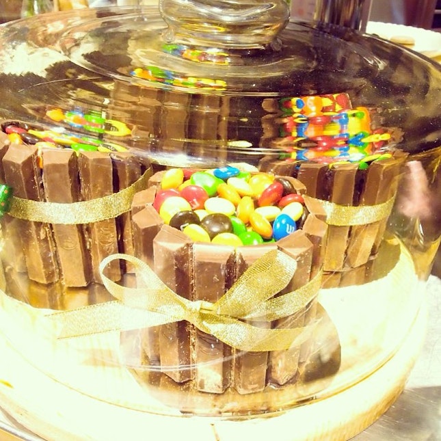 Chocolate cake covered with M&M?