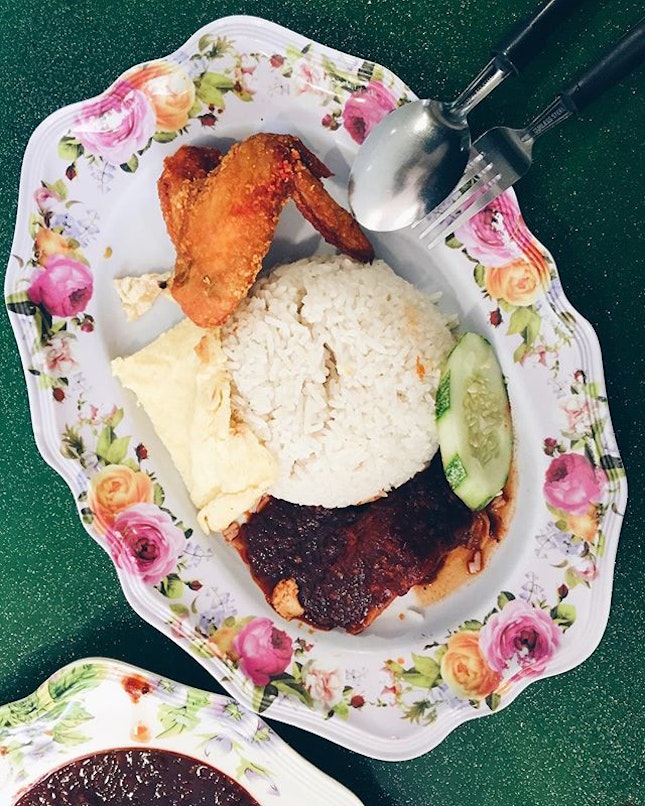 One of the best finds in CBD -$3 Nasi lemak!