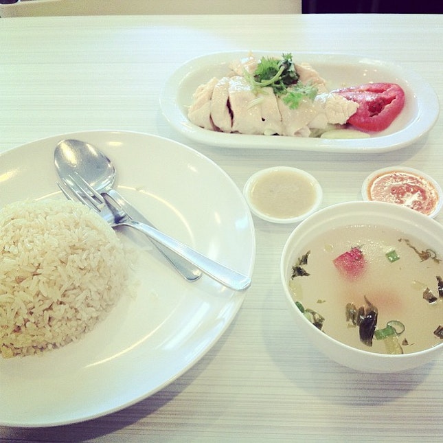 #white #food #singapore #chickenrice