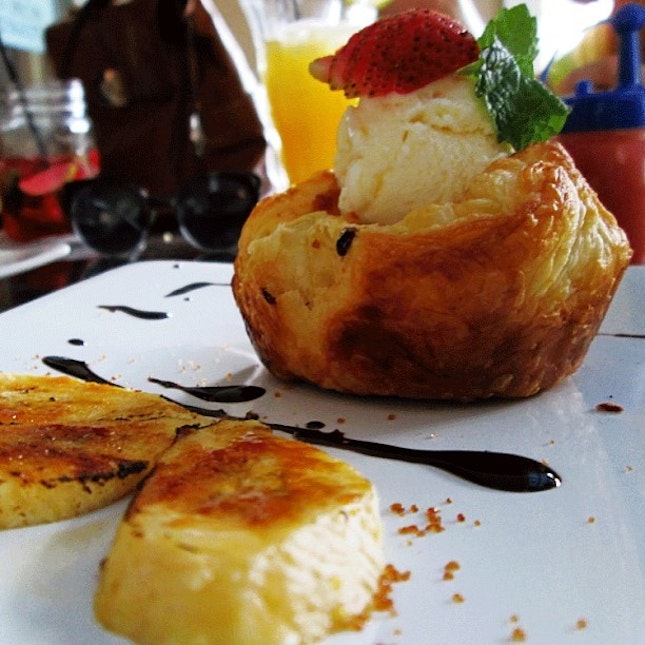 Banana puff @piccolopasta #piccolopasta #dessert #banana #puff #icecream #sweet #foodporn #food #foodies #instafood #instagram #instadaily #ig #igers #igindo #instaindonesia #bandung #italian #restaurant #indonesia