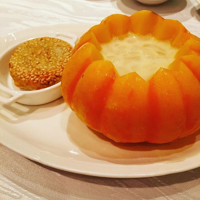 Dessert - Hashima 🐸 , mango coulis in mini pumpkin 🎃 with red bean pancake 👍🏻👍🏻👍🏻💯🐾 .