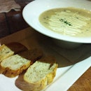 The all time favorite 🍵🍞 #mushroom #soup #appetizer #bread #dinner