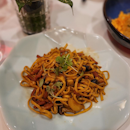 Hong Kong Style Braised Ee Fu Noodle